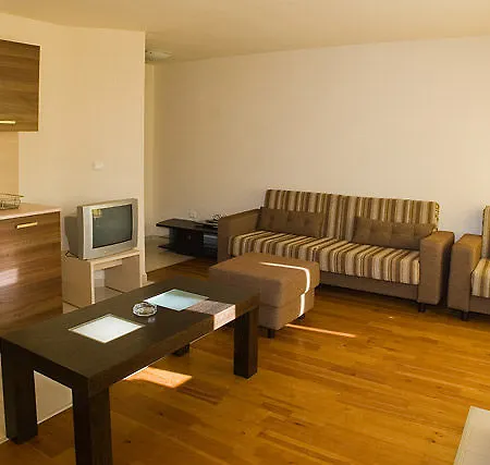 Redenka Aparthotel 3*
